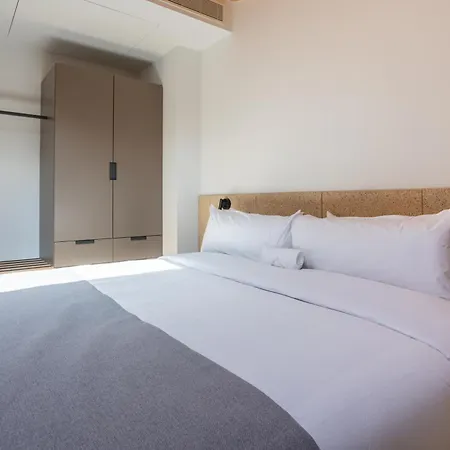 Be10 Suites, *