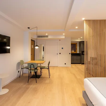 Be10 Suites, *